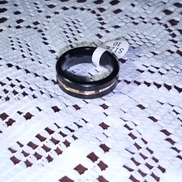 Tungsten ring w/brushed aluminum inlay - Picture 4 of 4